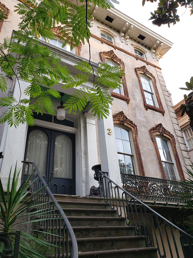 a historical mansion in the heart of Savannah, Georgia