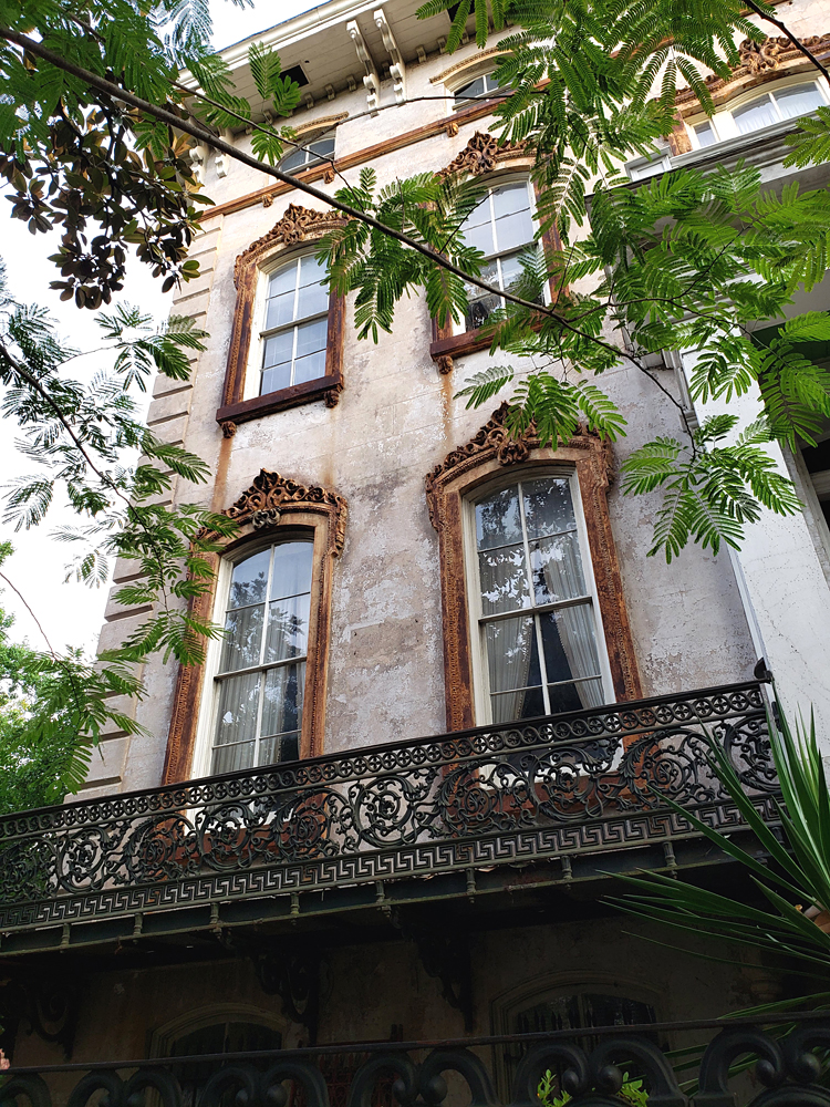 a historical mansion in the heart of Savannah, Georgia